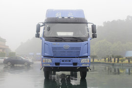 5月中卡销量1.7万辆 同比增长69.9% ；解放和重汽分别实现超300%增幅