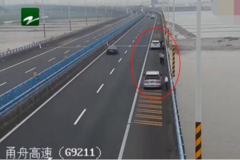 ��Ԯ�绰���� 40���������ⱬ̥�¹�