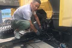 ��Ѻ��Ա�Ƕ�̸Σ��Ʒ������ҵؽ���ĸ�