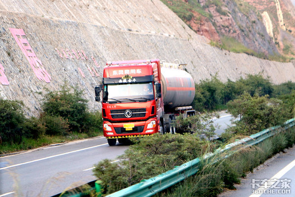 �½���7��1����Σ��Ʒ�����޶���ʻ·��