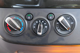 如何迅速降低卡车驾驶室内温度？