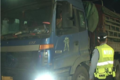 货车违规上桥被罚 司机给交警“算账”