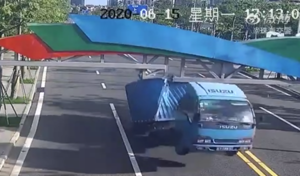 �����������ײ�޸߼ܰ��Լ������ȥ��