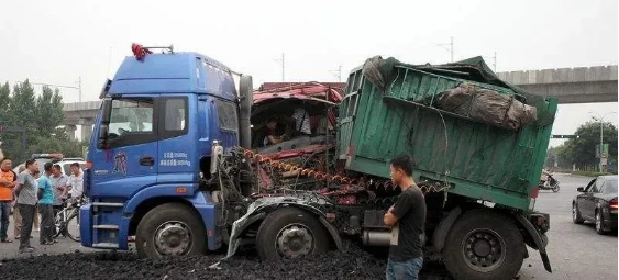 槽罐车爆炸反思 自卸半挂车还需更安全