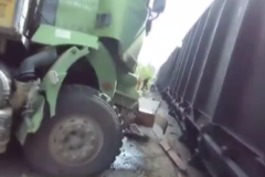 ���գ�����һ�����ƶ�ʧ�������ײ