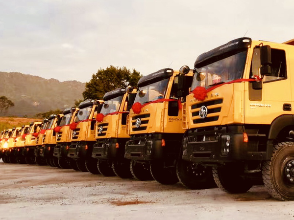 ��������30����ж�����չ�Ͷ���ʯ����