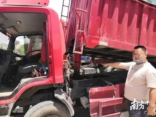 ���ڣ��ϲ����Ƴ��Ƿ���װ�����С��