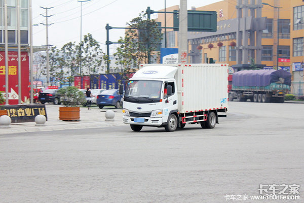 卡家时评：“自愈”能力强 应用范围广 轻卡未来路在何方