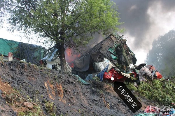 3车相撞 长下坡路段为啥总是悲剧不断?