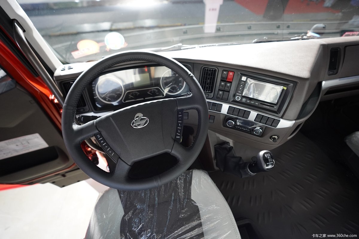 车市速看双卧铺高配6米8240匹乘龙h5图片列表