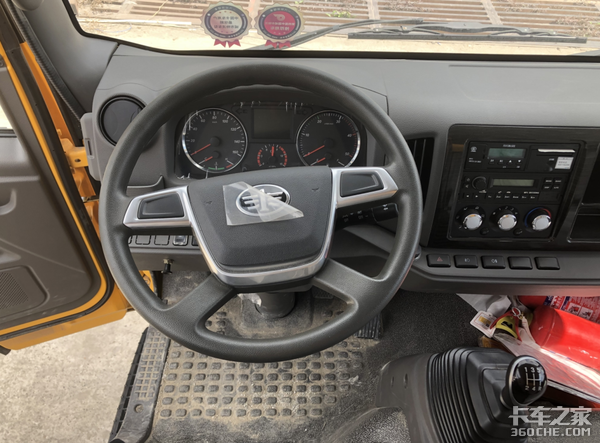 普通轻卡拉危险品害怕被罚款？解放虎VN危化专用车了解一下