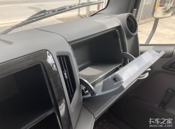 普通轻卡拉危险品害怕被罚款？解放虎VN危化专用车了解一下