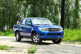 《皮卡绘影》 6万出头 实用时尚兼具 实拍骐铃T5 PLUS舒适版标轴