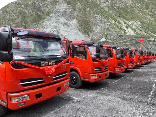 大山深处的东风福瑞卡助力四川公路养护 卡车之家