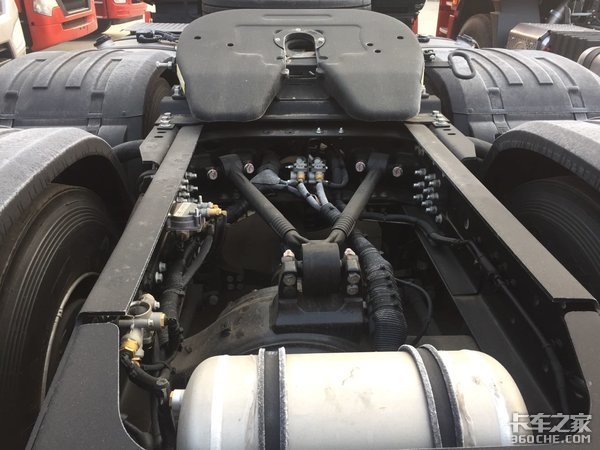 13L曼发动机+采埃孚AMT变速箱,江淮格尔发K7配置属实不一般