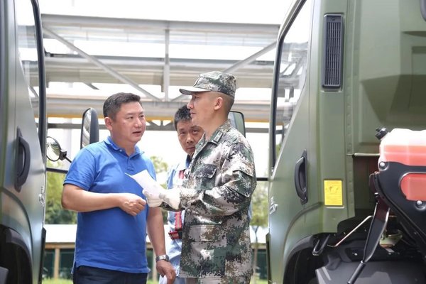 上汽轻卡军车积极投身三军建设!