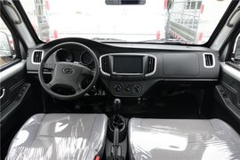 跟地摊小主取真经 日赚千元背后竟然一辆福瑞达微卡