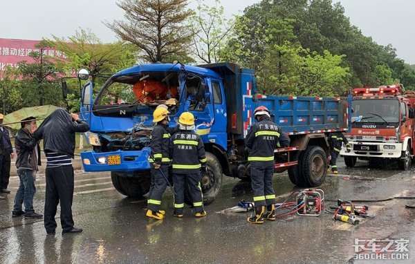 进入雨季行车安全要注意，挡风玻璃前的雨刮器你检查了吗