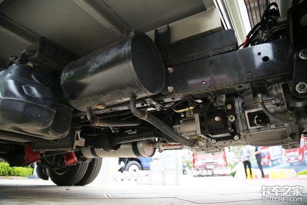 身高不超2米 国六1.6L汽油发动机 这款小金刚微卡自卸是你的菜吗?