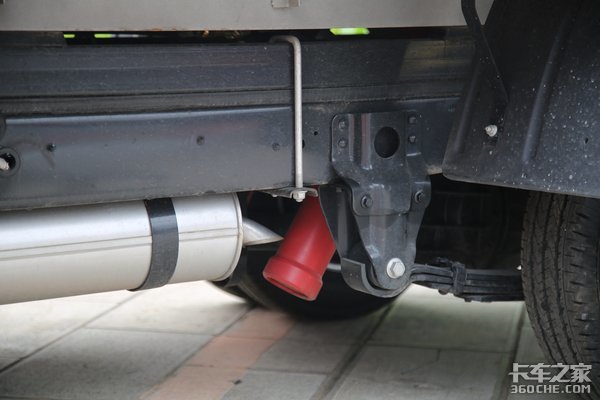 身高不超2米 国六1.6L汽油发动机 这款小金刚微卡自卸是你的菜吗?