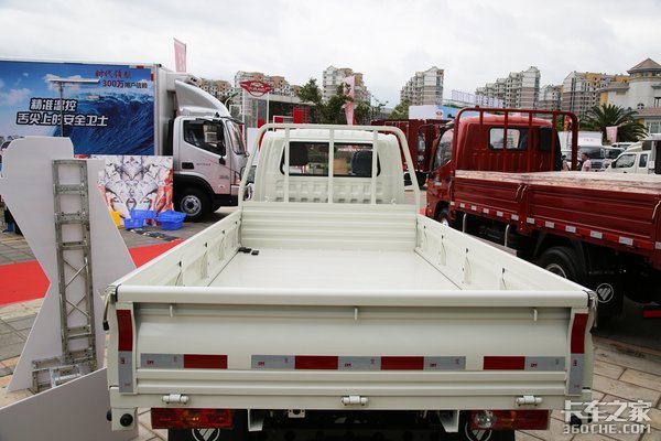 身高不超2米 国六1.6L汽油发动机 这款小金刚微卡自卸是你的菜吗?