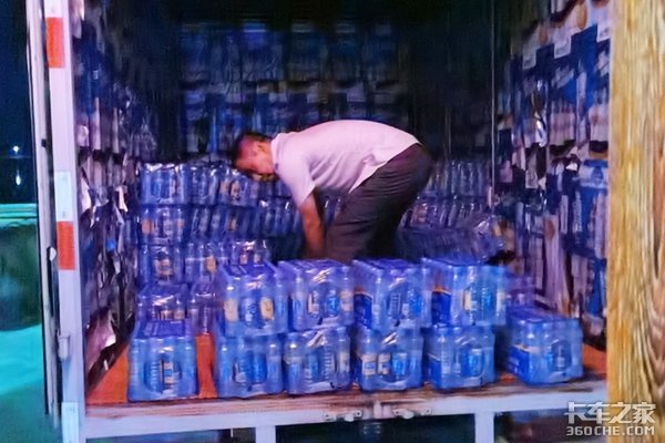 �����С��ҡ��͸���