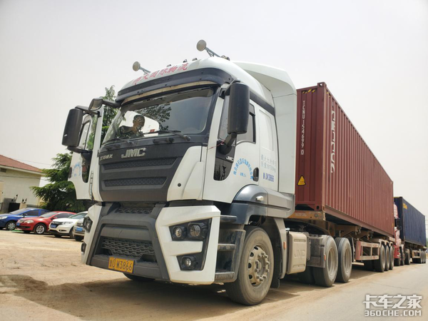 �Ի���ʻԱ�����������������ʣ�ä��С