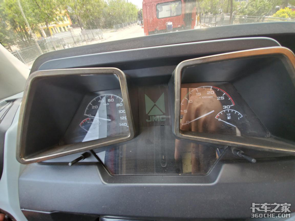 �Ի���ʻԱ�����������������ʣ�ä��С