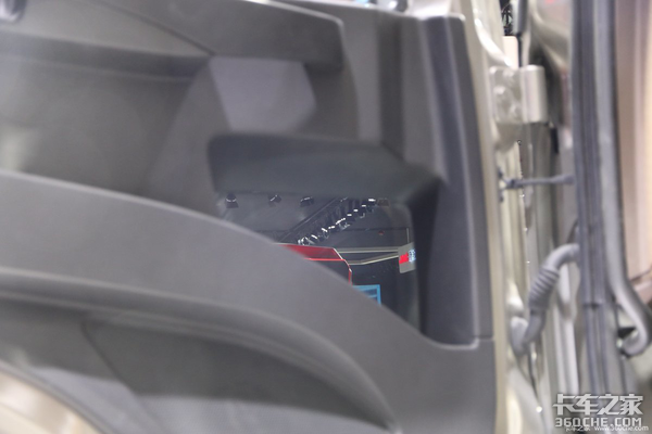 �Ի���ʻԱ�����������������ʣ�ä��С