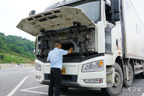 冯黎:未来和我的解放车队继续奋斗