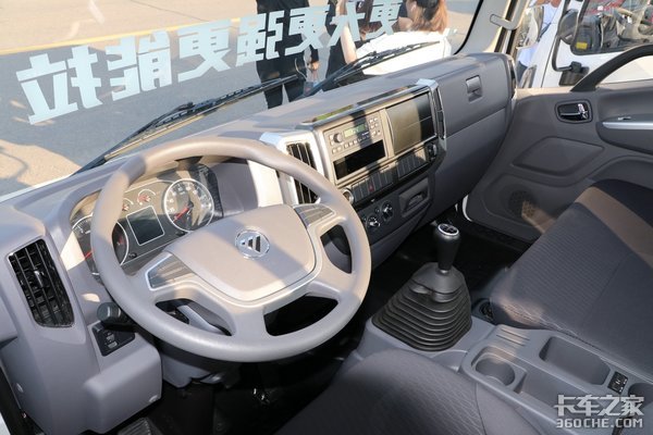 车市速看:130马力加持LM4宽体驾驶室 这台奥拉新捷运名叫青春版Plus