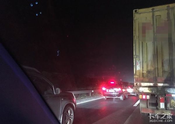 暴雨来袭卡友如何安全行驶 这3点要记住
