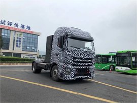 重汽、陕汽、红岩、三一新车扎推上市 竟然15L发动机也在其列 买吗?