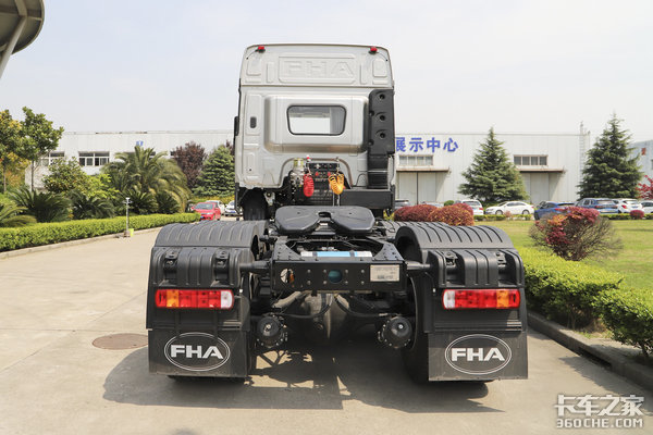 潍柴500马力+公路豪华舱 沪尊S200配置逆天 贴息后至29.98万!