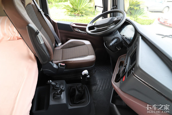 潍柴500马力+公路豪华舱 沪尊S200配置逆天 贴息后至29.98万!