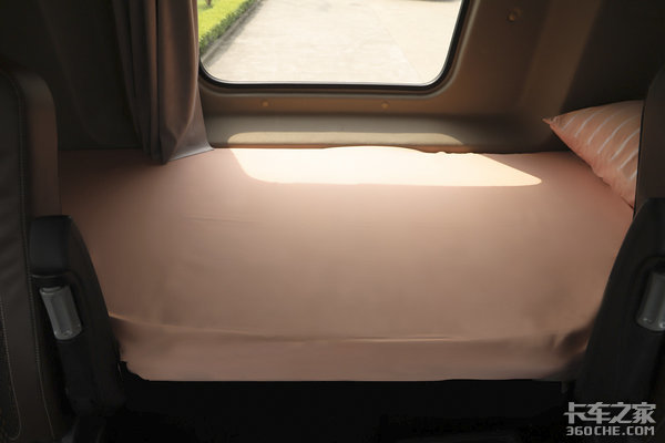 潍柴500马力+公路豪华舱 沪尊S200配置逆天 贴息后至29.98万!