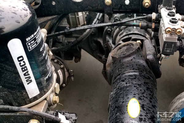 潍柴500马力+公路豪华舱 沪尊S200配置逆天 贴息后至29.98万!