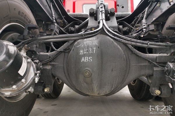 潍柴500马力+公路豪华舱 沪尊S200配置逆天 贴息后至29.98万!