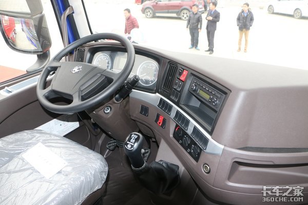 一线卡车：乘龙H5两轴大单桥 货厢67方