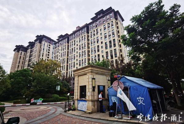 货车进小区要交500元押金 律师：不合法