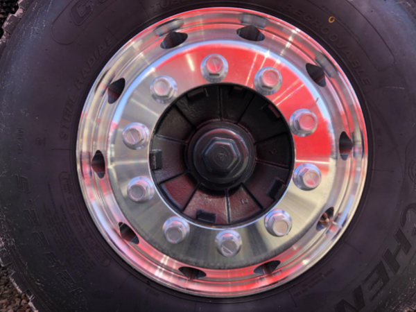 世界环境日|红岩杰狮C6 LNG系列稳定环保输出,守护青山绿水