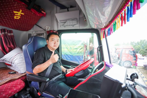 欧曼自动挡重卡征服中国最险山区高速 “云巅挑战“巅峰数据大理发布