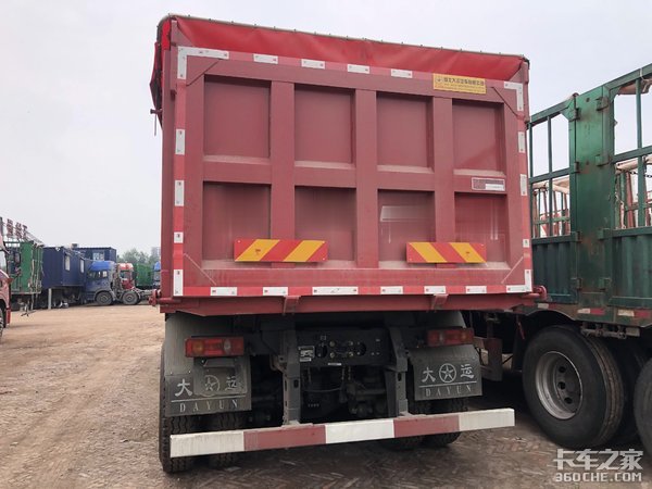 建筑垃圾運(yùn)輸專用 實(shí)拍大運(yùn)F7渣土車