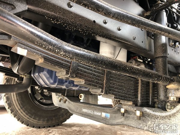 建筑垃圾運(yùn)輸專用 實(shí)拍大運(yùn)F7渣土車
