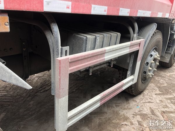 建筑垃圾運(yùn)輸專用 實(shí)拍大運(yùn)F7渣土車