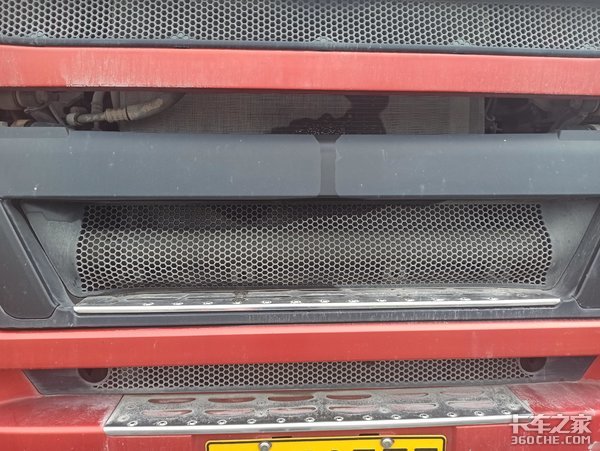 行情不好买新车太贵，这台440马力重汽T7H二手牵引车咋样？