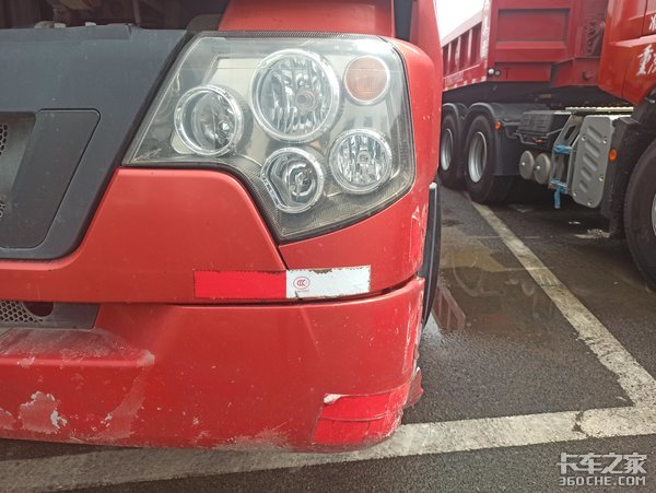 行情不好买新车太贵，这台440马力重汽T7H二手牵引车咋样？