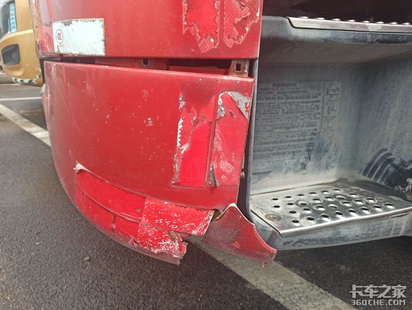 行情不好买新车太贵，这台440马力重汽T7H二手牵引车咋样？