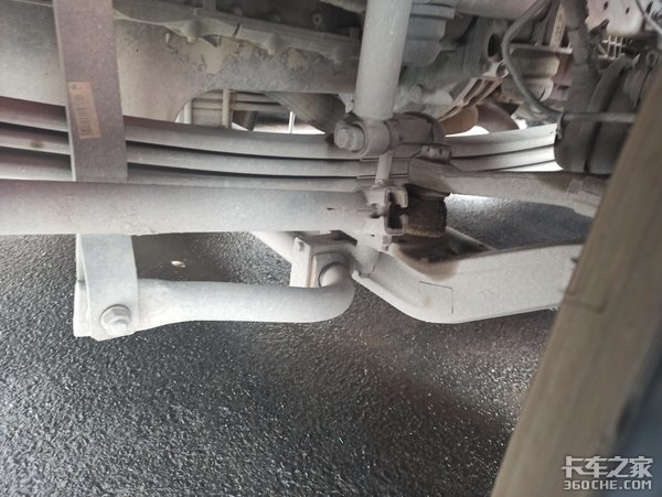 行情不好买新车太贵，这台440马力重汽T7H二手牵引车咋样？