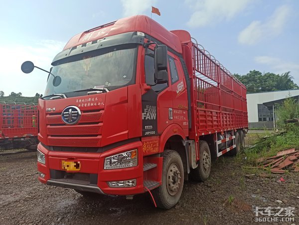 500马力+自卸车底盘，解放J6P 8X4载货车，干重活妥妥的